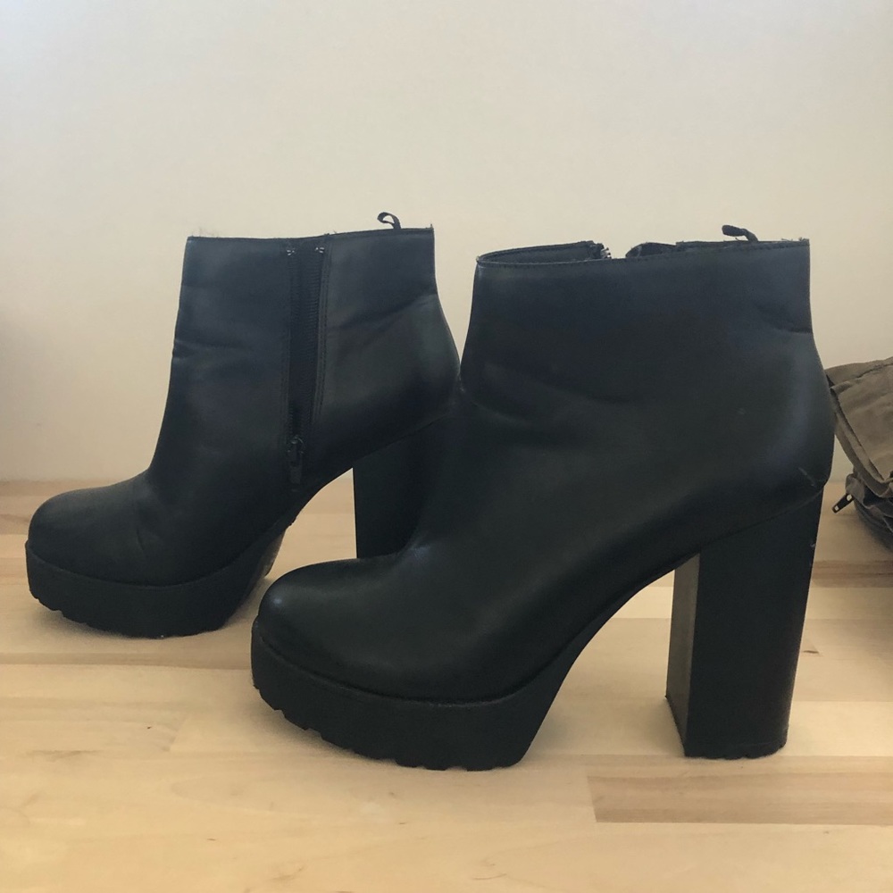 Y2K Chunky Boots